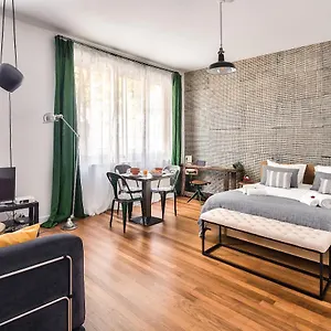 Of Liberty Apartment