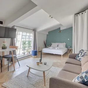Rénové Proche Arc Triomphe - 2p Appartement