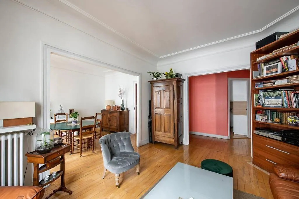 Family Apartment In Batignolles Neighborhood Paříž