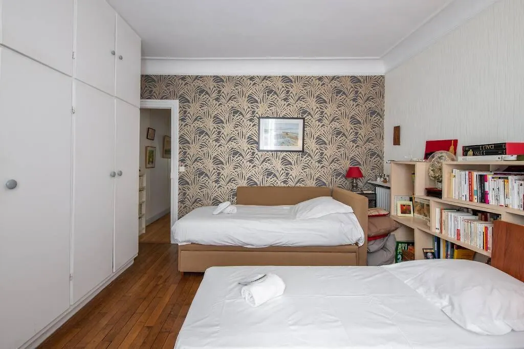 Family Apartment In Batignolles Neighborhood Paříž Francie