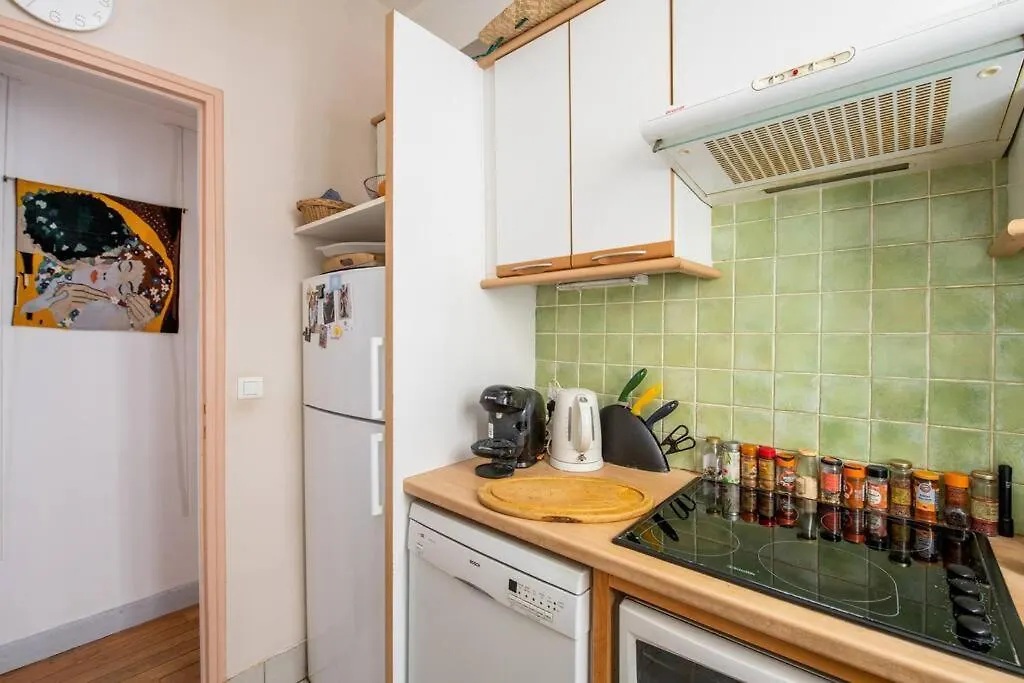 Truffaut - Family Apartment In Batignolles Neighborhood Paris