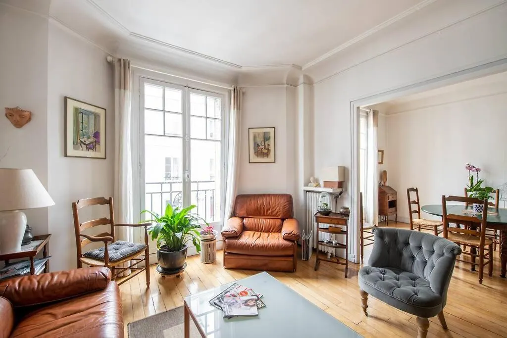 Family Apartment In Batignolles Neighborhood Paříž Francie