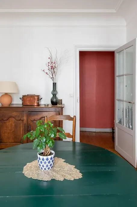 Truffaut - Family Apartment In Batignolles Neighborhood Paris
