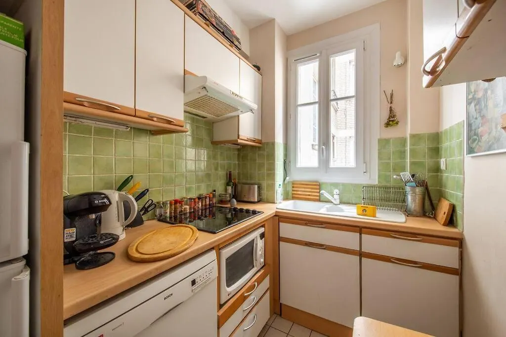 Family Apartment In Batignolles Neighborhood Paříž Francie