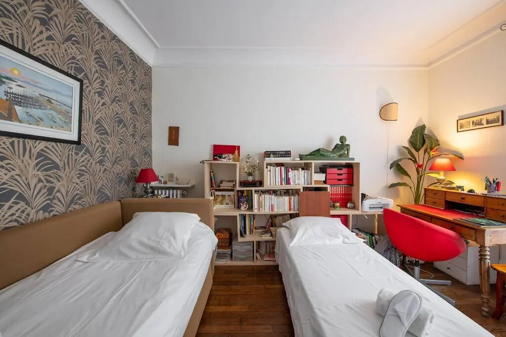 Truffaut - Family Apartment In Batignolles Neighborhood Paris
